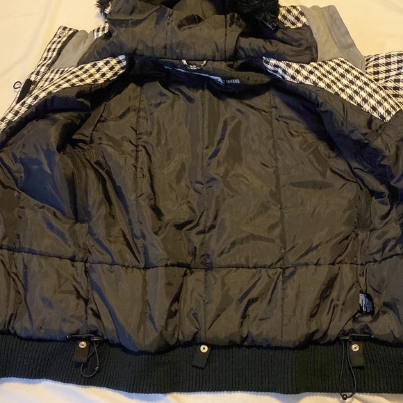 Roxy Limited Edition Fur Lined Hooded Snow Jacket - Picture 12 of 16